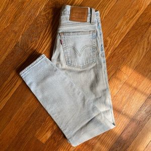 Levi’s Wedgie Jean Size 24